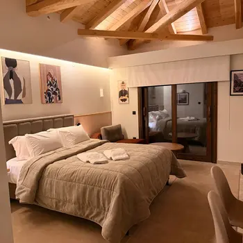 Design Suite with Panoramic View