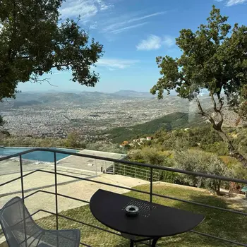 Design Suite with Panoramic View