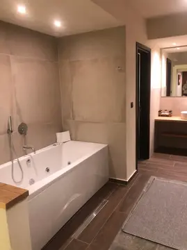 Prestige Σουίτα με εσωτερικό τζακούζι