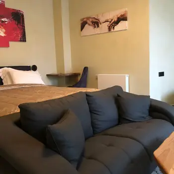 Retreat Suite with Indoor Jacuzzi