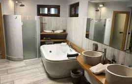 Retreat Σουίτα με εσωτερικό τζακούζι