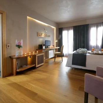 Room 104 - Premium Rooms