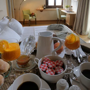 Room 106 - Premium Rooms