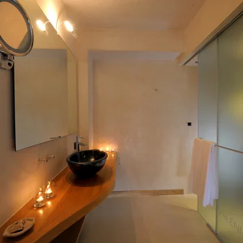 Room 106 - Premium Rooms