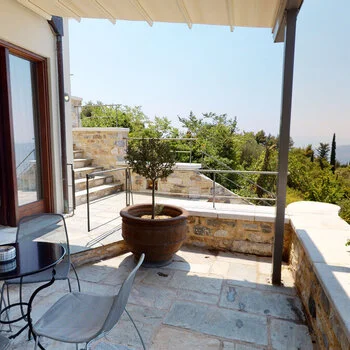 Valeni Grand Suite with Indoor Jacuzzi and Panoramic View